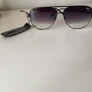 Aviator sunglasses- Quay